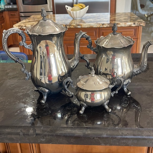 Vintage 1980 3pc silver plated tea, coffee and sugar bowl set